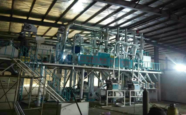 新型玉米深加工機(jī)械整套下來(lái)多少錢(qián)?治理粉塵問(wèn)題關(guān)乎生產(chǎn)健康